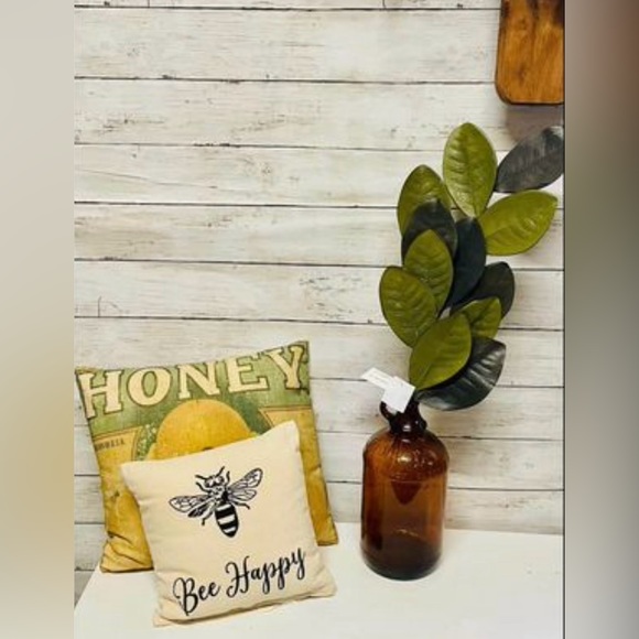 *Elegant Magnolia Leaves Spray - Picture 9 of 10